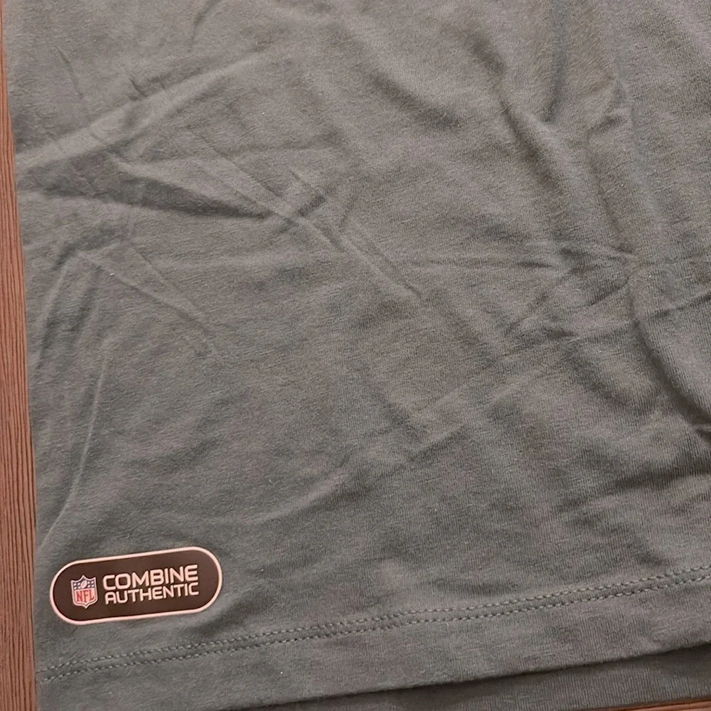 Lot of 2x NWT [NFL] & [FOCO] Philadelphia Eagles Throw Blanket & Mens Shirt Sz S - Picture 12 of 14